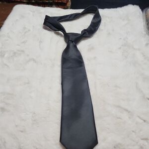 Geoffrey Beene Sleek Black Tie